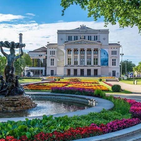 Modern & 2bdrm 公寓