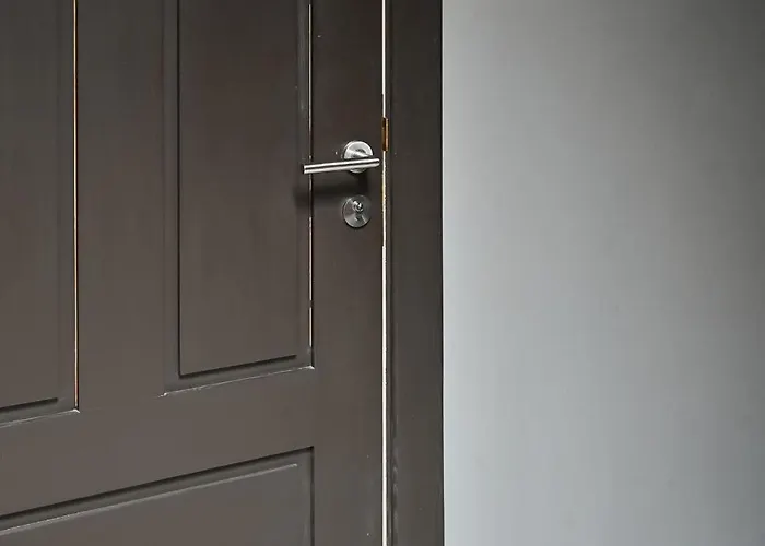 Modern & 2bdrm Apartment *